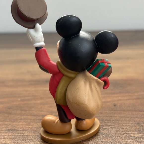 Disney Mickey’s Christmas Carol MICKEY MOUSE as Bob Cratchit PVC figure toy - Picture 3 of 6